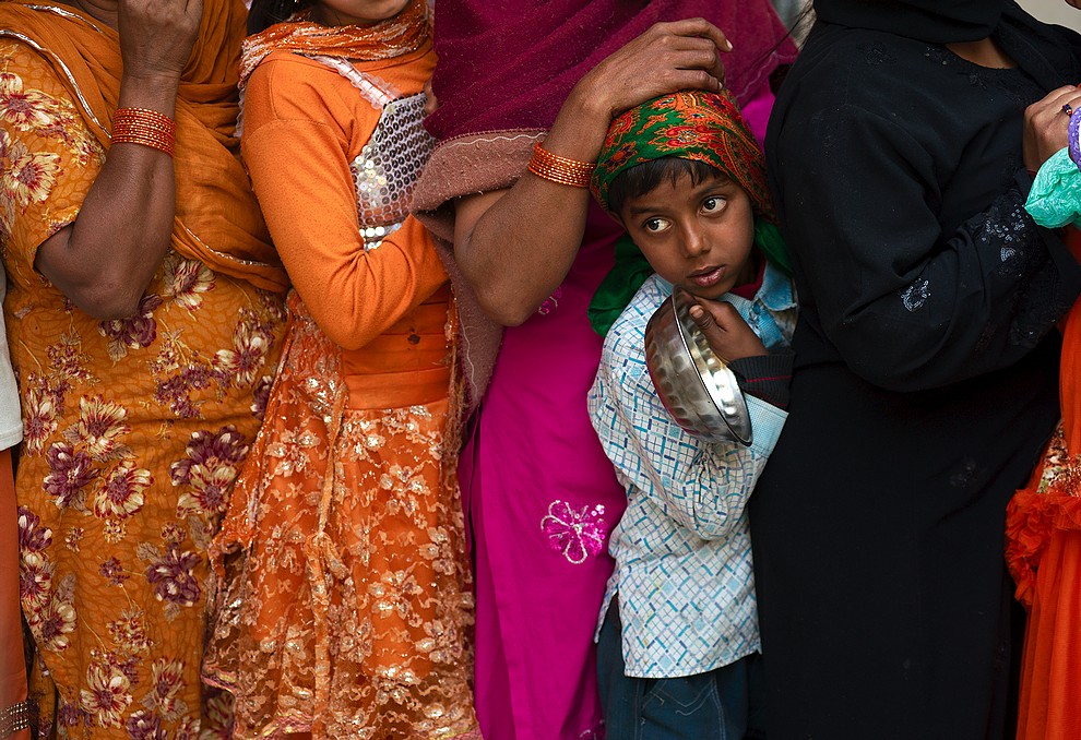 Kolejka po darmowy posiłek (Hazrat Nizamuddin Dargah)